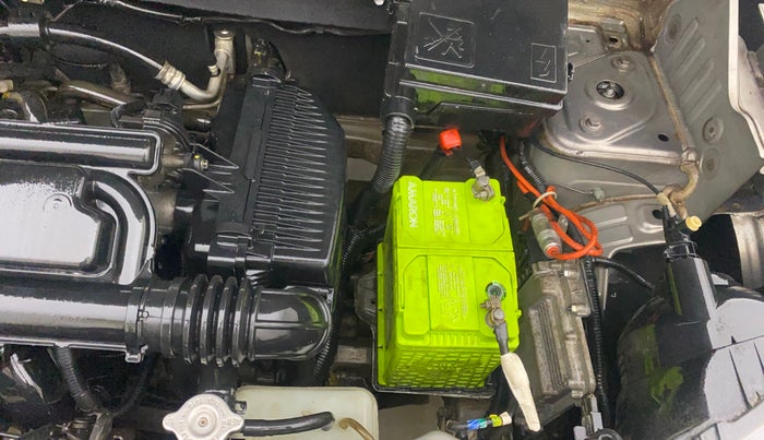 2017 Renault Kwid RXT 1.0 AMT, Petrol, Automatic, 43,633 km, Engine View - Left