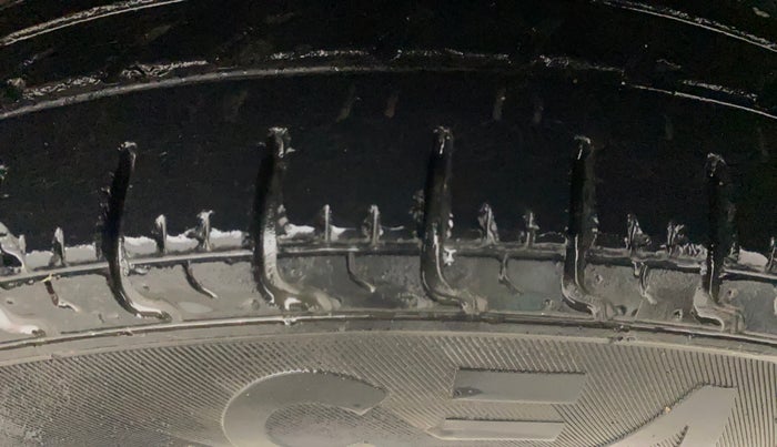 2017 Renault Kwid RXT 1.0 AMT, Petrol, Automatic, 43,633 km, Right Front Tyre Tread