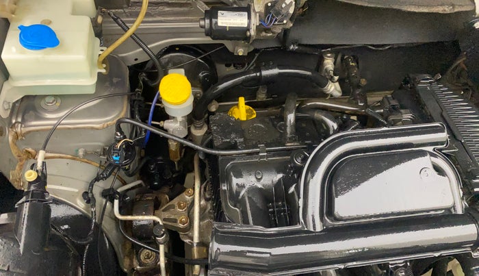 2017 Renault Kwid RXT 1.0 AMT, Petrol, Automatic, 43,633 km, Engine View - Right