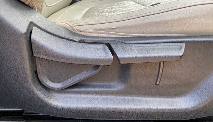 2020 KIA SELTOS HTX IVT 1.5 PETROL, Petrol, Automatic, 59,859 km, Driver Side Adjustment Panel