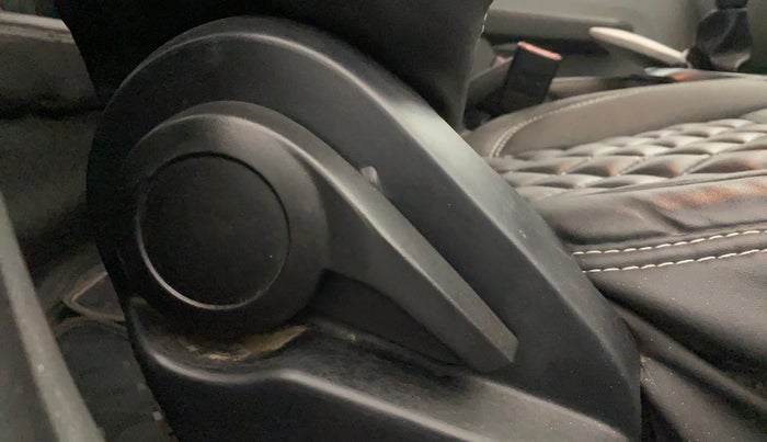 2020 Tata ALTROZ XM PETROL, Petrol, Manual, 49,975 km, Driver Side Adjustment Panel