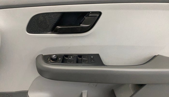2020 Tata ALTROZ XM PETROL, Petrol, Manual, 49,975 km, Driver Side Door Panels Control