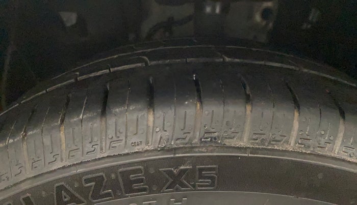2020 Tata ALTROZ XM PETROL, Petrol, Manual, 49,975 km, Left Front Tyre Tread