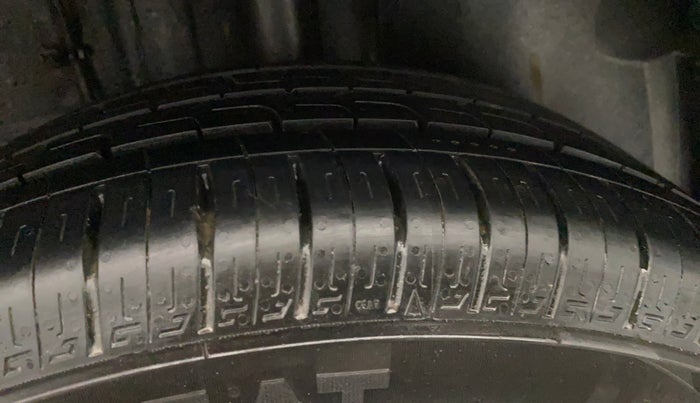 2020 Tata ALTROZ XM PETROL, Petrol, Manual, 49,975 km, Left Rear Tyre Tread