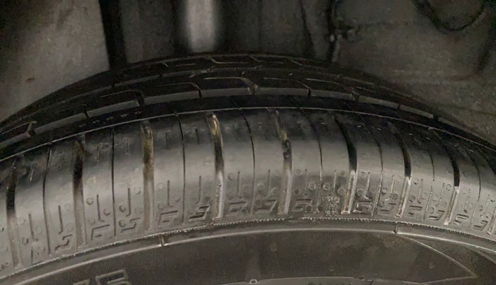 2020 Tata ALTROZ XM PETROL, Petrol, Manual, 49,975 km, Right Rear Tyre Tread