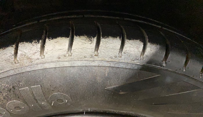 2015 Maruti Celerio VXI CNG, CNG, Manual, 53,734 km, Left Front Tyre Tread