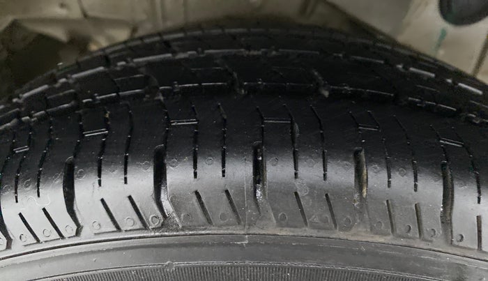 2013 Hyundai Santro Xing GL PLUS, Petrol, Manual, 79,937 km, Right Rear Tyre Tread