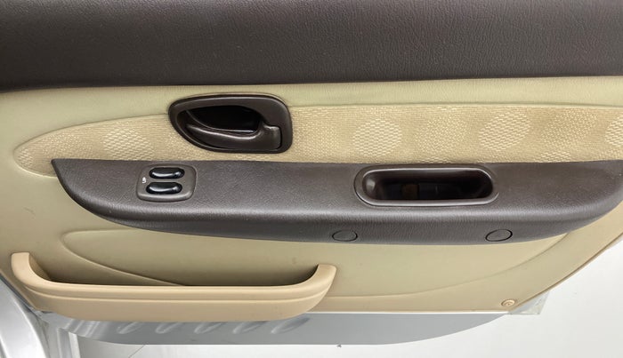 2013 Hyundai Santro Xing GL PLUS, Petrol, Manual, 79,937 km, Driver Side Door Panels Control