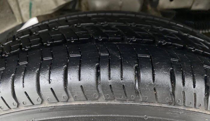 2013 Hyundai Santro Xing GL PLUS, Petrol, Manual, 79,937 km, Left Rear Tyre Tread