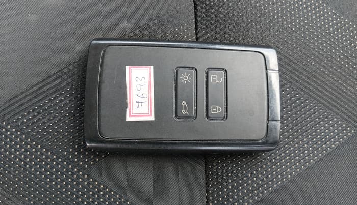 2022 Renault Kiger RXT (O) MT DUAL TONE, Petrol, Manual, 33,088 km, Key Close Up
