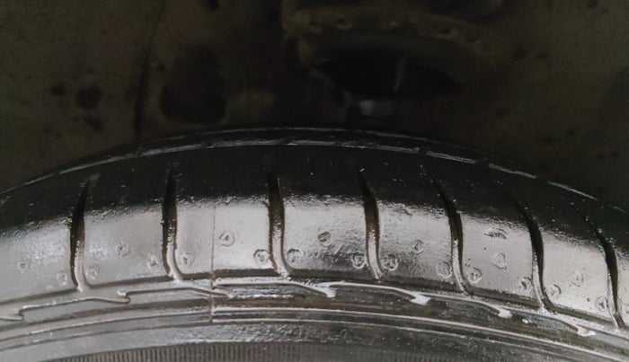 2015 Hyundai Elite i20 MAGNA 1.2, Petrol, Manual, 64,062 km, Left Front Tyre Tread