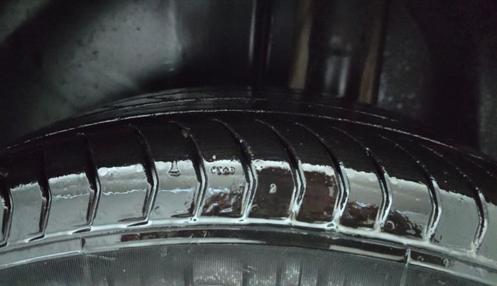 2022 Skoda KUSHAQ STYLE 1.0L TSI AT (6 AIRBAGS), Petrol, Automatic, 39,070 km, Left Rear Tyre Tread