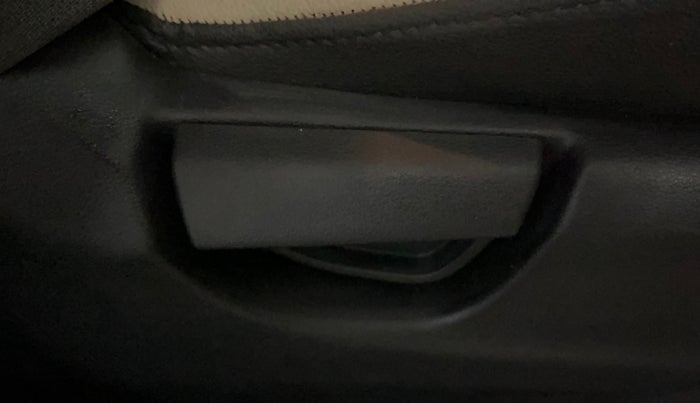 2019 Hyundai NEW SANTRO SPORTZ CNG, CNG, Manual, 88,358 km, Driver Side Adjustment Panel