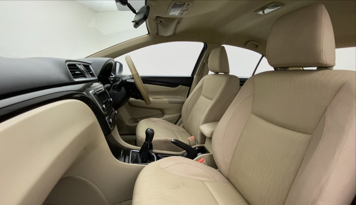 2014 Maruti Ciaz VDI PLUS, Diesel, Manual, 62,760 km, Right Side Front Door Cabin