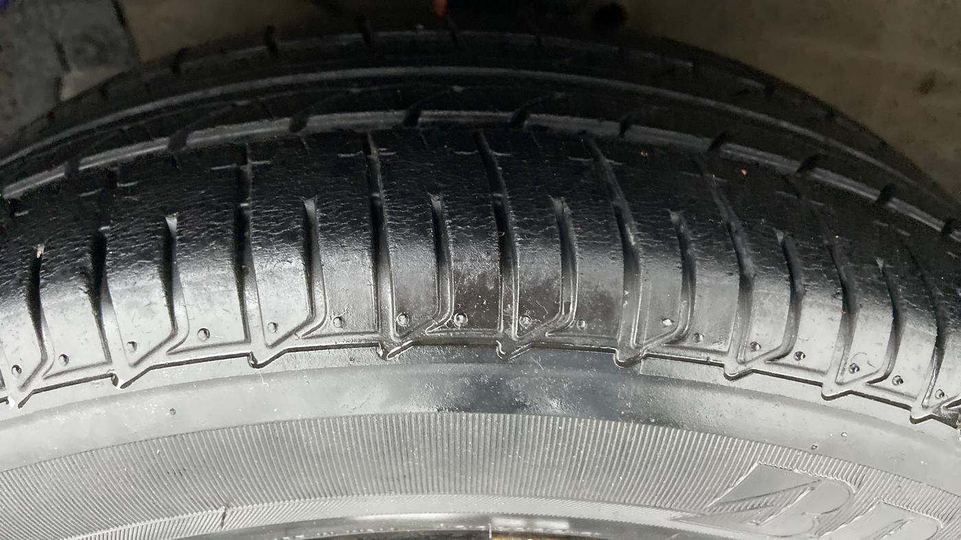 2014 Maruti Ciaz VDI PLUS, Diesel, Manual, 62,760 km, Left Front Tyre Tread