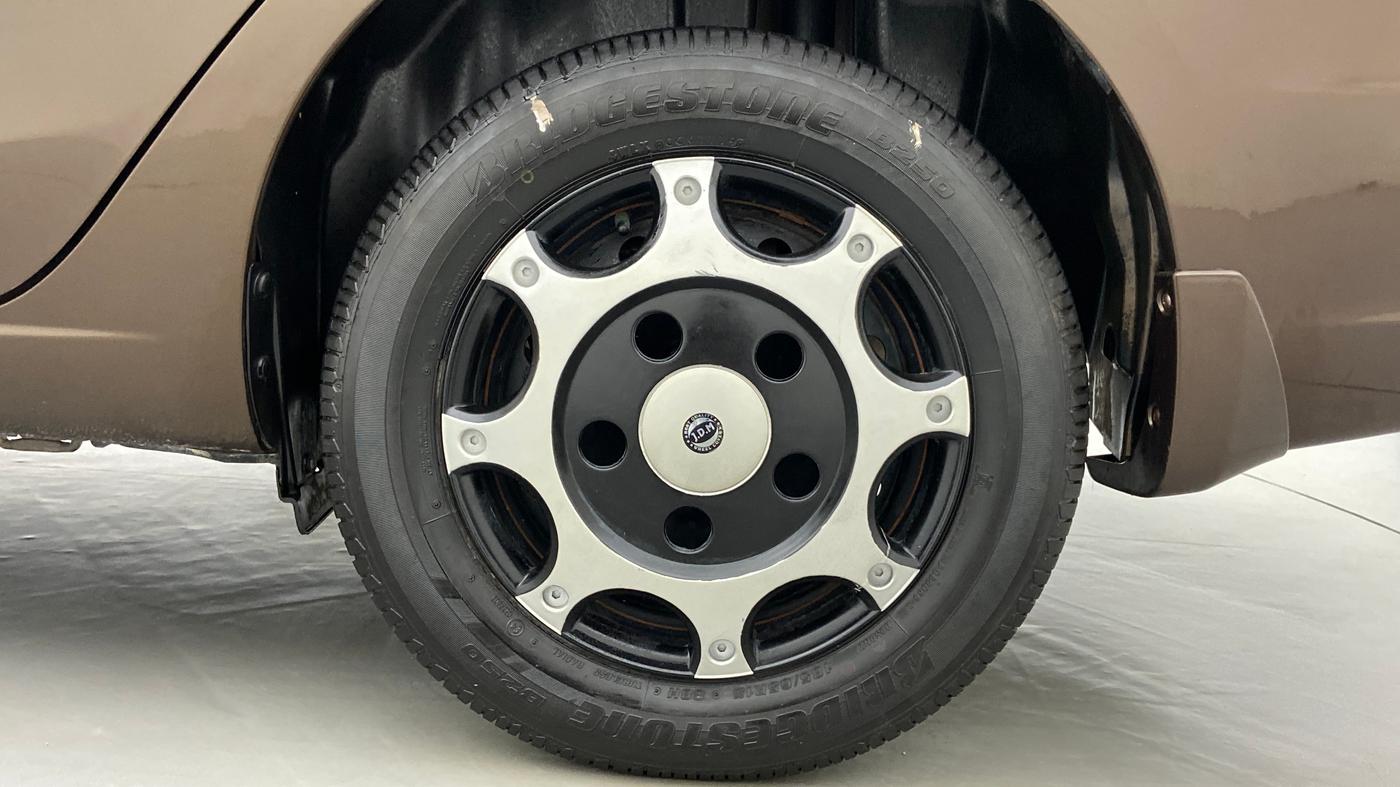 2014 Maruti Ciaz VDI PLUS, Diesel, Manual, 62,760 km, Left Rear Wheel