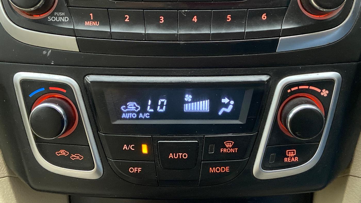 2014 Maruti Ciaz VDI PLUS, Diesel, Manual, 62,760 km, Automatic Climate Control