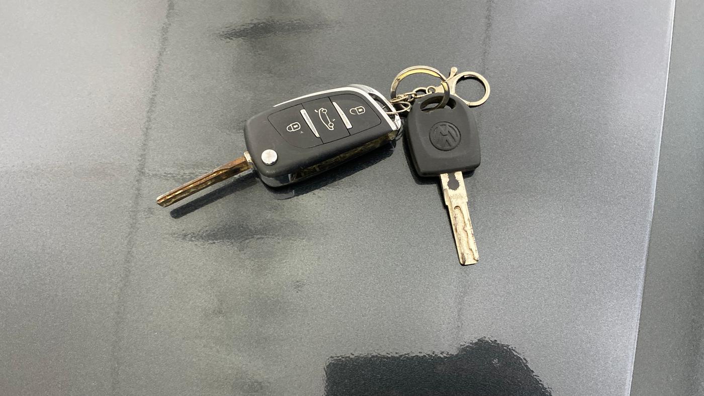 2018 Volkswagen Polo TRENDLINE 1.0L, Petrol, Manual, 63,035 km, Key Close Up