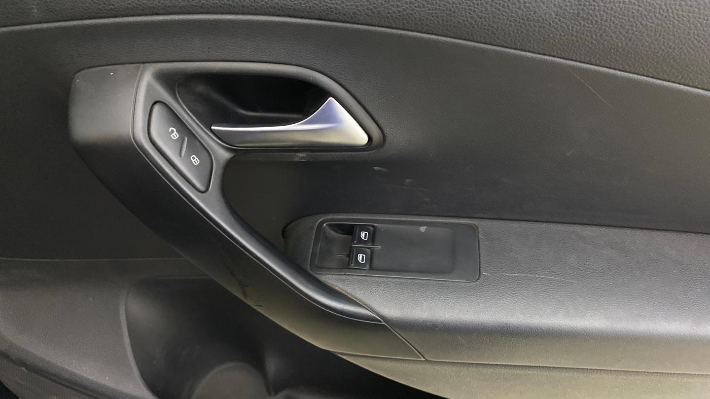 2018 Volkswagen Polo TRENDLINE 1.0L, Petrol, Manual, 63,035 km, Driver Side Door Panels Control