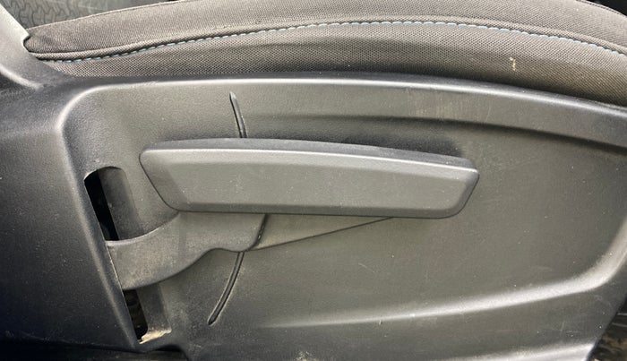 2021 Tata PUNCH CREATIVE  MT, Petrol, Manual, 46,285 km, Driver Side Adjustment Panel