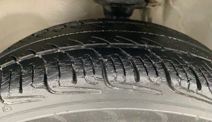 2013 Maruti Alto K10 VXI, Petrol, Manual, 92,887 km, Left Front Tyre Tread