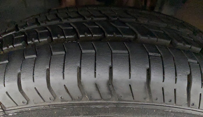 2020 Renault TRIBER RXL AT, Petrol, Automatic, 3,039 km, Right Front Tyre Tread