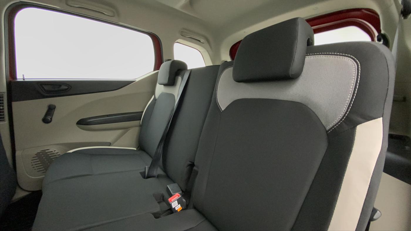 2020 Renault TRIBER RXL AT, Petrol, Automatic, 3,039 km, Right Side Rear Door Cabin