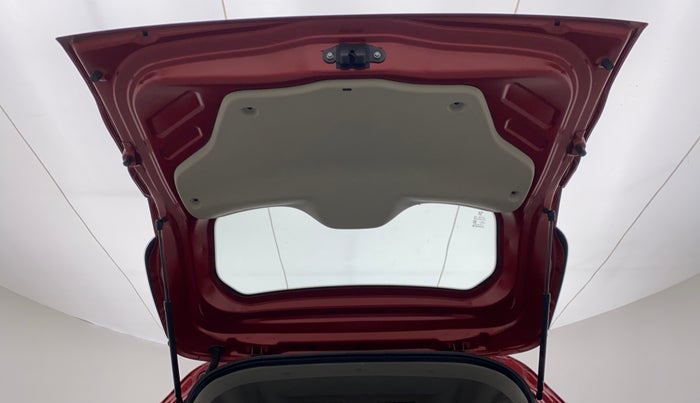 2020 Renault TRIBER RXL AT, Petrol, Automatic, 3,039 km, Boot Door Open