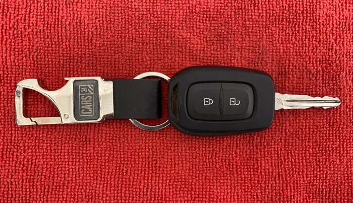 2020 Renault TRIBER RXL AT, Petrol, Automatic, 3,039 km, Key Close Up