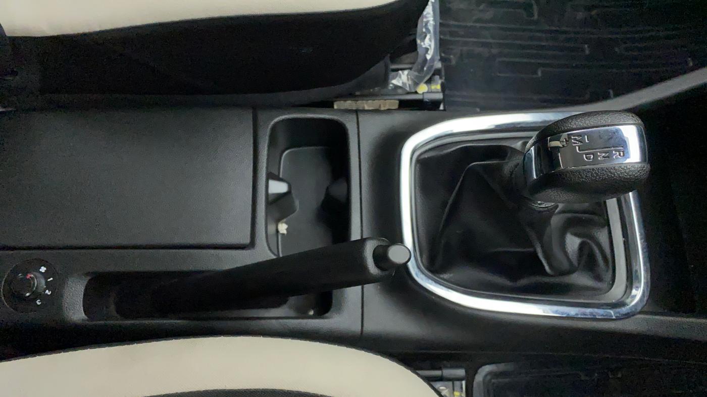 2020 Renault TRIBER RXL AT, Petrol, Automatic, 3,039 km, Gear Lever