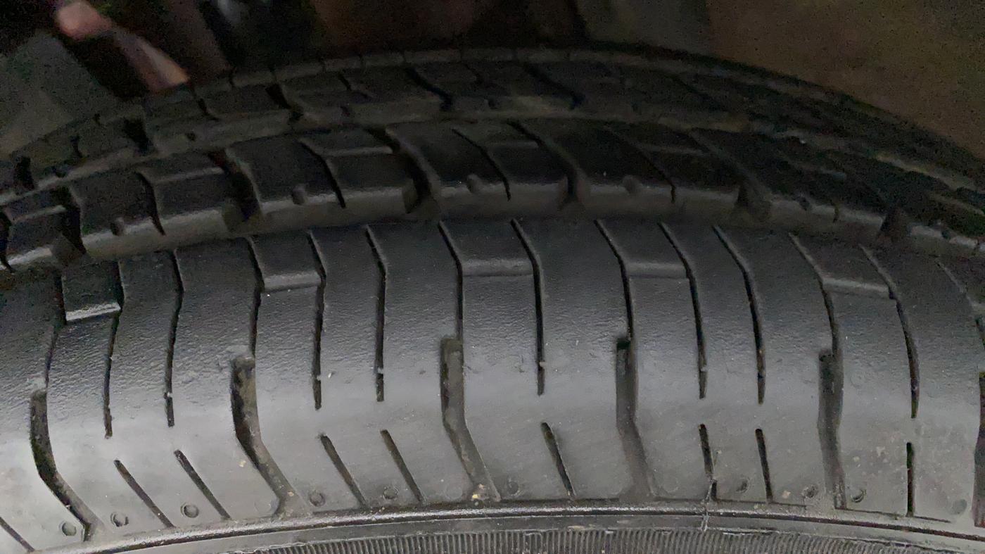 2020 Renault TRIBER RXL AT, Petrol, Automatic, 3,039 km, Left Front Tyre Tread