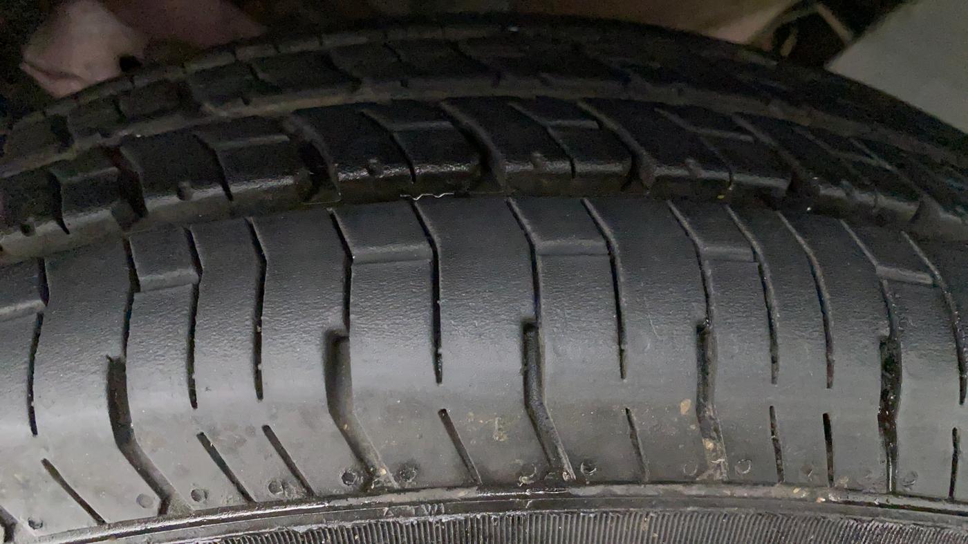 2020 Renault TRIBER RXL AT, Petrol, Automatic, 3,039 km, Left Rear Tyre Tread