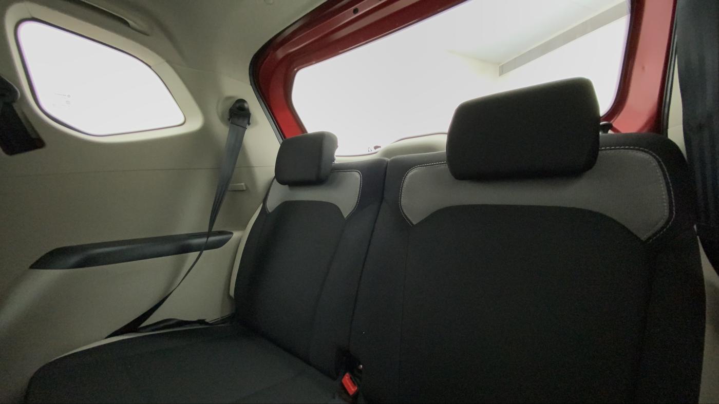 2020 Renault TRIBER RXL AT, Petrol, Automatic, 3,039 km, Third Seat Row ( optional )