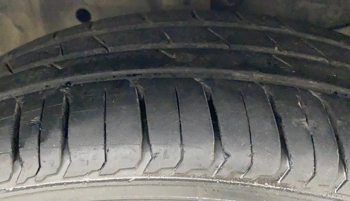 2016 Honda Jazz 1.2 S MT, Petrol, Manual, 63,777 km, Right Front Tyre Tread