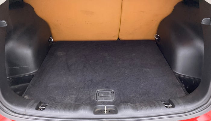 2018 Jeep Compass 2.0 LONGITUDE, Diesel, Manual, 89,228 km, Boot Inside