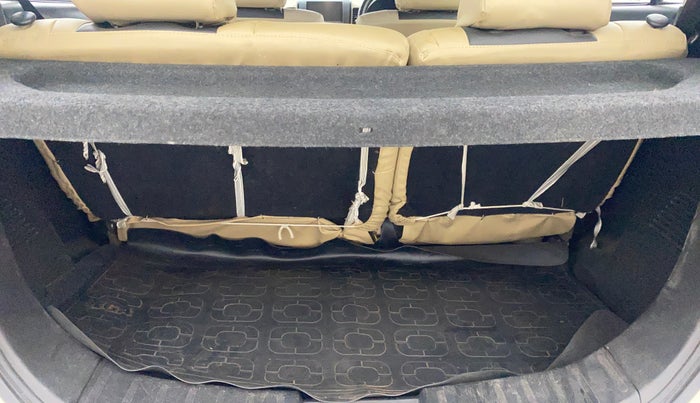 2018 Maruti Wagon R 1.0 VXI (O) AMT, Petrol, Automatic, 57,297 km, Boot Inside