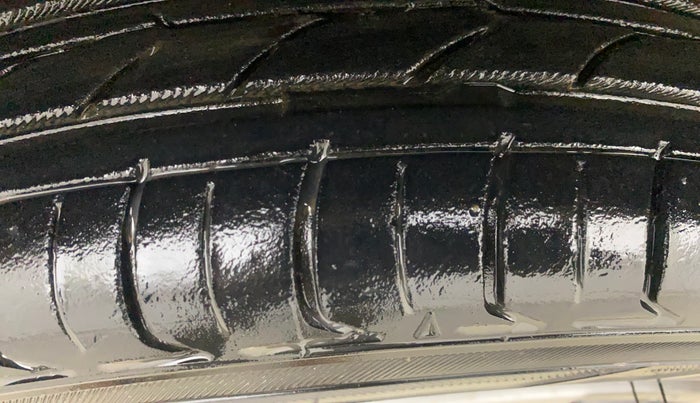 2018 Maruti Wagon R 1.0 VXI (O) AMT, Petrol, Automatic, 57,297 km, Left Front Tyre Tread