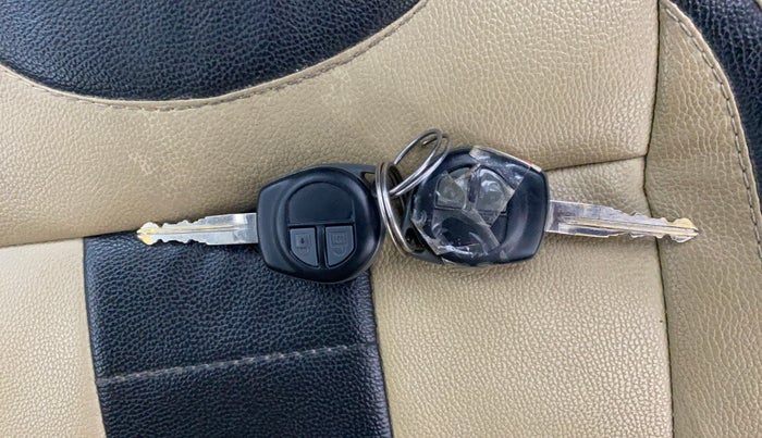 2018 Maruti Wagon R 1.0 VXI (O) AMT, Petrol, Automatic, 57,297 km, Key Close Up