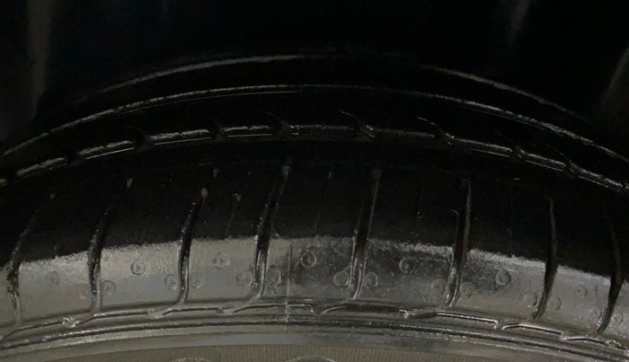 2021 Maruti Ciaz ZETA 1.5 SHVS MT PETROL, Petrol, Manual, 15,904 km, Left Rear Tyre Tread