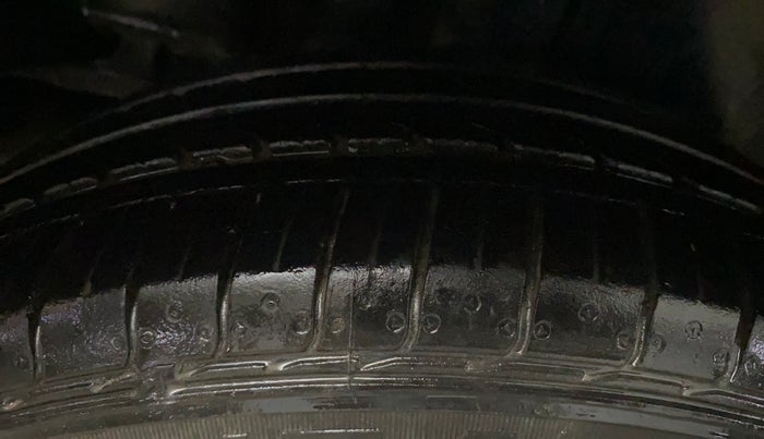 2021 Maruti Ciaz ZETA 1.5 SHVS MT PETROL, Petrol, Manual, 15,904 km, Right Rear Tyre Tread
