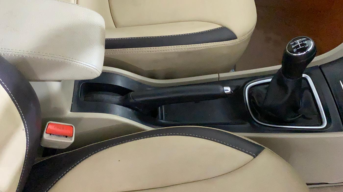 2021 Maruti Ciaz ZETA 1.5 SHVS MT PETROL, Petrol, Manual, 15,981 km, Gear Lever