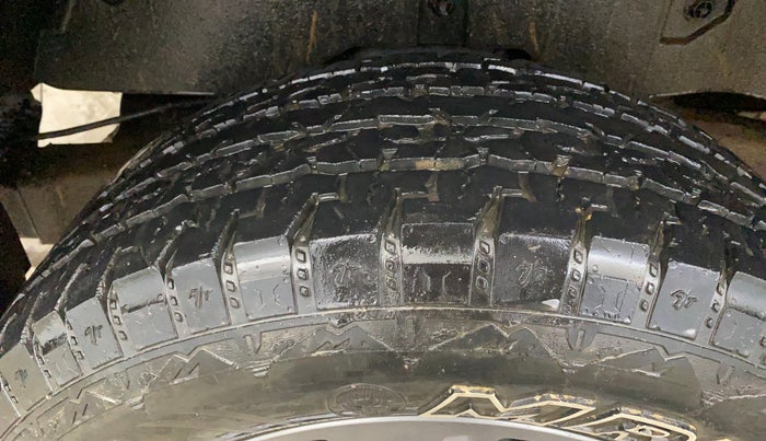 2023 Mahindra Thar LX P 2WD AT HT, Petrol, Automatic, 35,249 km, Right Rear Tyre Tread