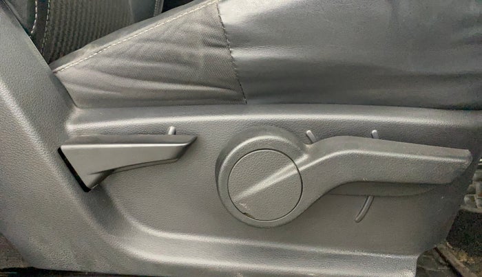 2023 Mahindra Thar LX P 2WD AT HT, Petrol, Automatic, 35,249 km, Driver Side Adjustment Panel