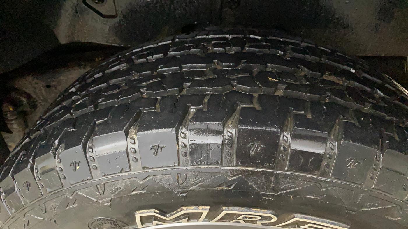 2023 Mahindra Thar LX P 2WD AT HT, Petrol, Automatic, 35,249 km, Left Rear Tyre Tread