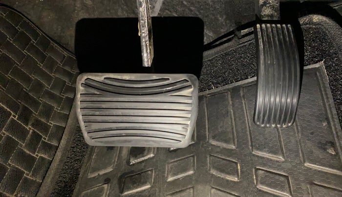 2023 Mahindra Thar LX P 2WD AT HT, Petrol, Automatic, 35,249 km, Pedals