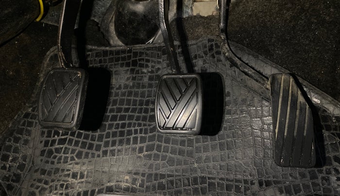 2017 Maruti Wagon R 1.0 LXI, Petrol, Manual, 65,328 km, Pedals