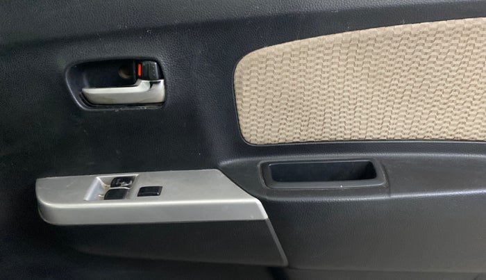 2017 Maruti Wagon R 1.0 LXI, Petrol, Manual, 65,328 km, Driver Side Door Panels Control