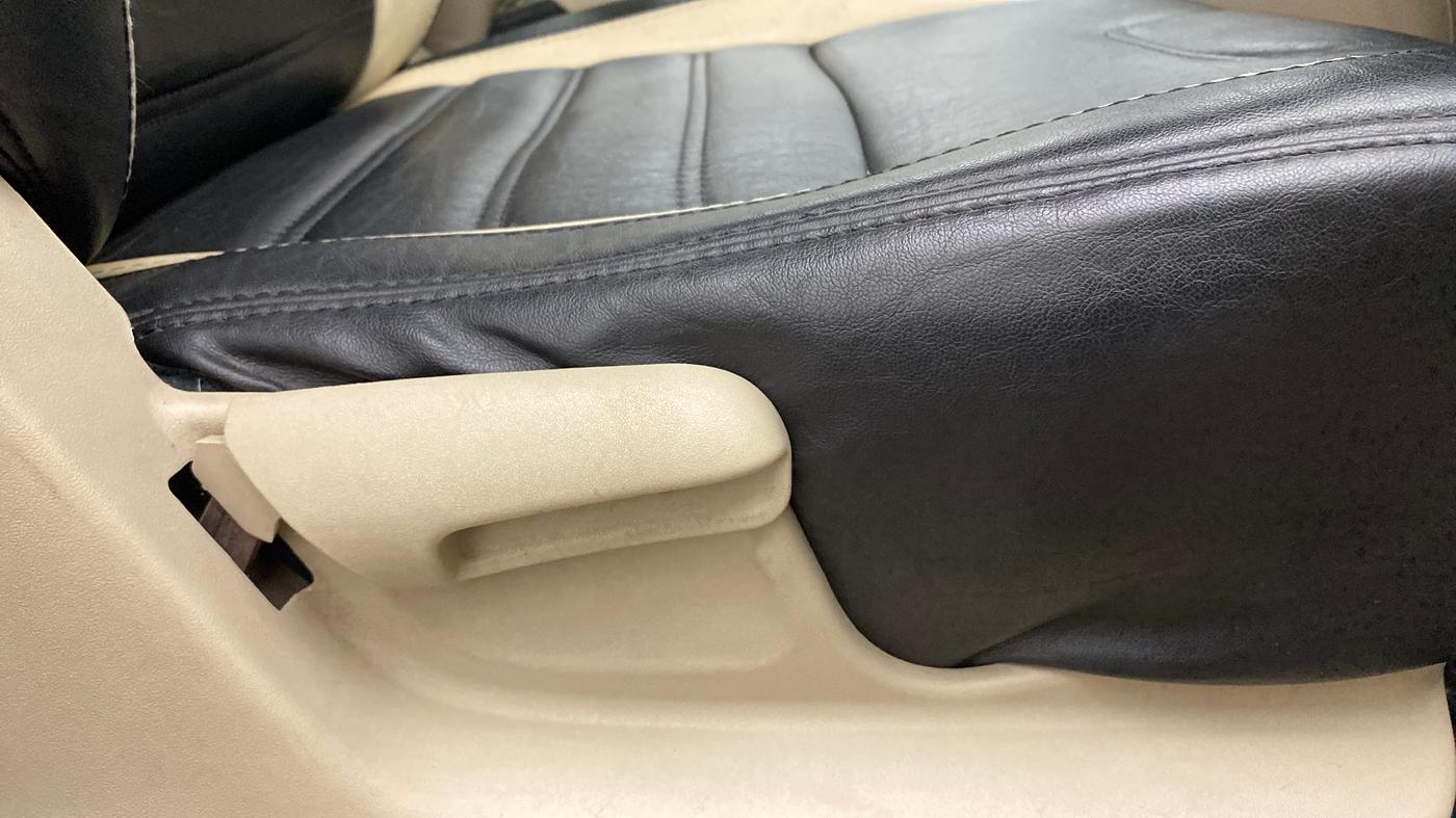 2015 Maruti Swift Dzire VDI, Diesel, Manual, 90,073 km, Driver Side Adjustment Panel