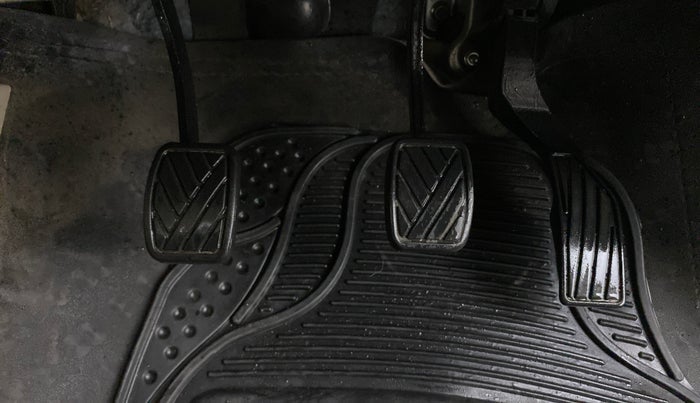 2015 Maruti Swift Dzire VDI, Diesel, Manual, 90,073 km, Pedals