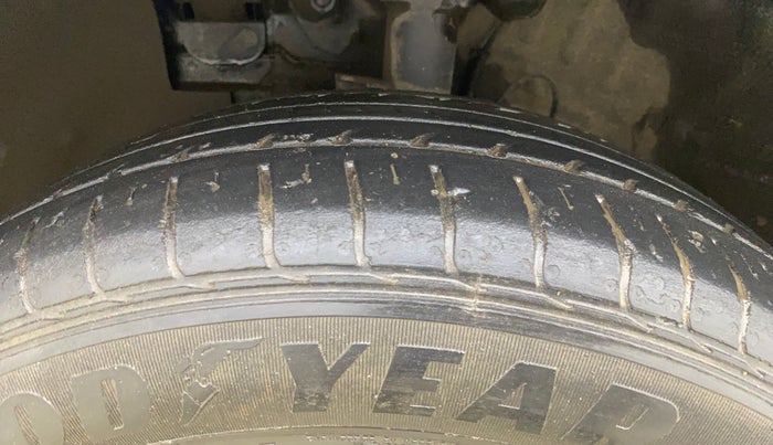 2021 Hyundai VENUE S 1.2, Petrol, Manual, 28,406 km, Left Front Tyre Tread